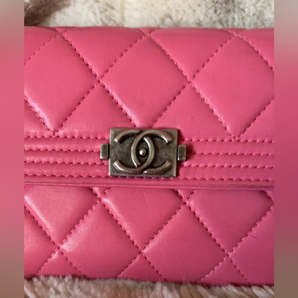 Chanel | Women’s Pink Lambskin Diamond Quilted Boy Flap Long Leather Wallet Lux - Picture 3 of 17
